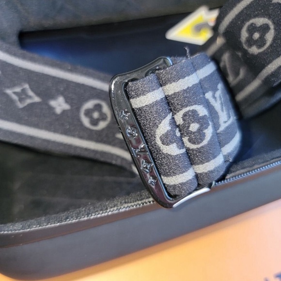 Louis Vuitton Ski Goggles - Picture 15 of 15